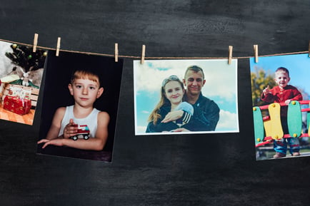 photos-from-family-album-hang-with-clothespins-rope-best-moments-home-photo-gallery